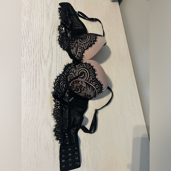 La vie en rose pink and black bra - Picture 3 of 3